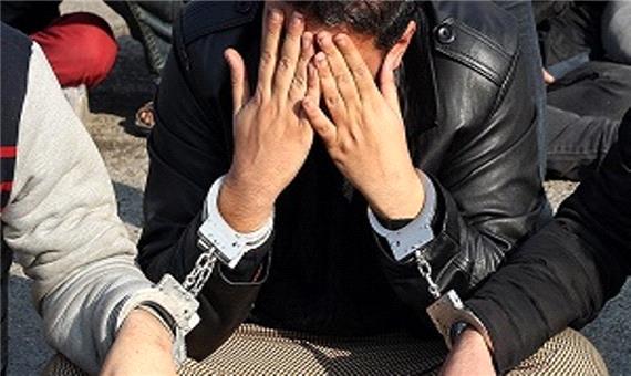 سارقان باطری دکل‌های مخابراتی در بافق دستگیر شدند