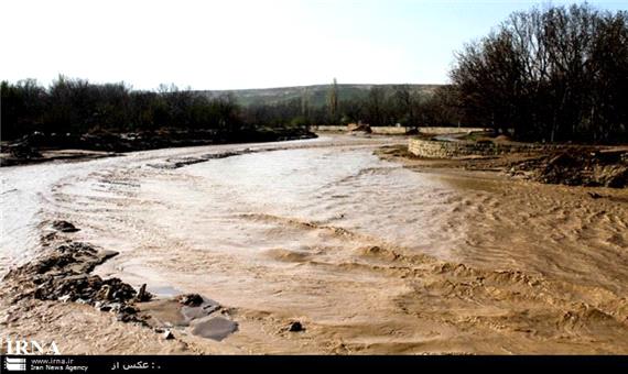 سیلاب در رودخانه های فصلی بخش مرکزی مهریز جاری شد