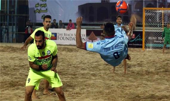 پیکارهای فوتبال ساحلی گروه سه کشور در یزد آغاز شد