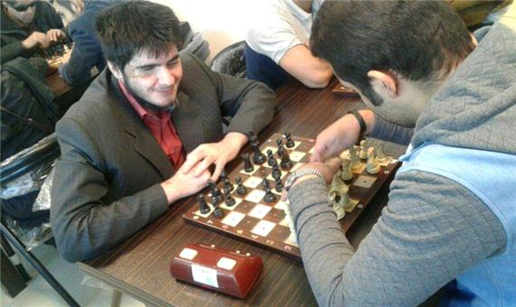 شطرنج‌بازان نابینا و کم بینای یزد با همه رقابت کردند