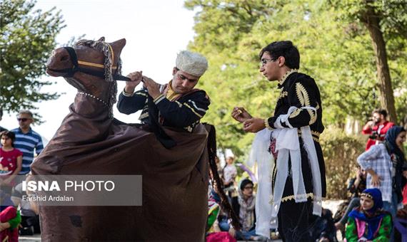 اجرای آثار سومین جشنواره ملی چتر زندگی در پارک‌های یزد