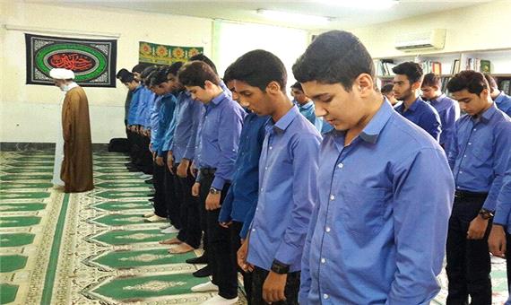 17 هزار مترمربع  فرش در نمازخانه های مدارس یزد توزیع شد