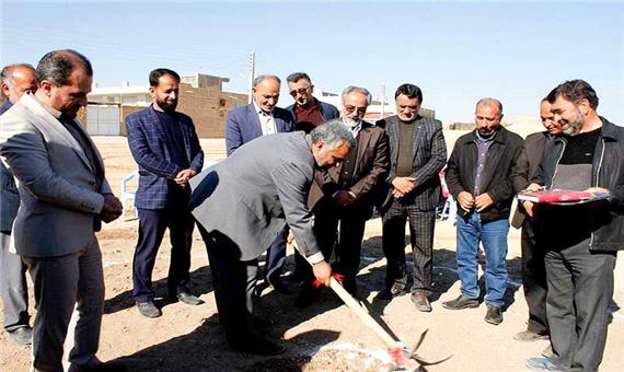 ساخت 2 پروژه عمران شهری در بفروئیه میبد آغاز شد