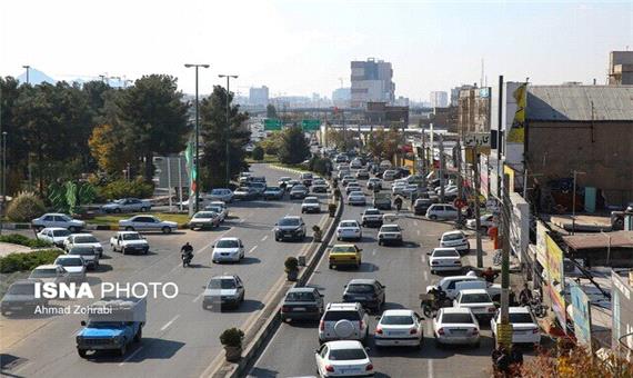 تردد غیرضروری خودروهای شخصی مهمترین چالش مقابله با شیوع کرونا در یزد