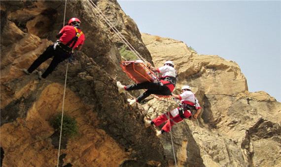 4 شهروند گرفتار در کوه‌های مهریز نجات یافتند