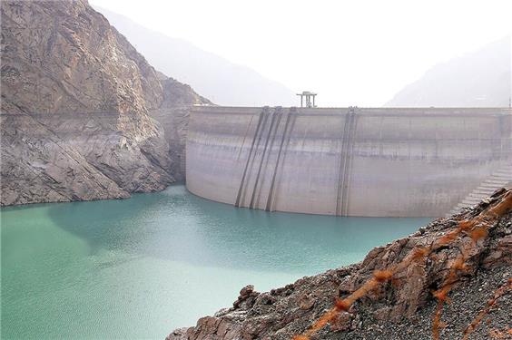 آمارهای وزارت نیرو درباره اتمام آب سدها واقعی نیست