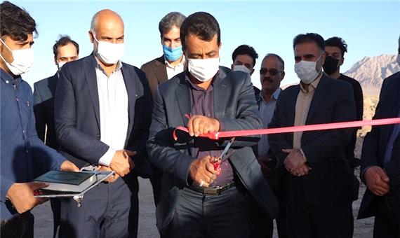 یک واحد پرورش شترمرغ در مهریز افتتاح شد