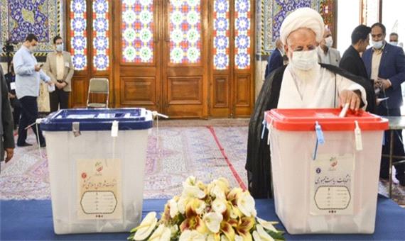 امام جمعه یزد رای خود را به صندوق انداخت