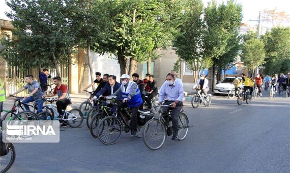 دوچرخه‌سواران یزد به استقبال روز خبرنگار رفتند