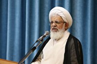 دشمن برای نسل جوان برنامه دارد