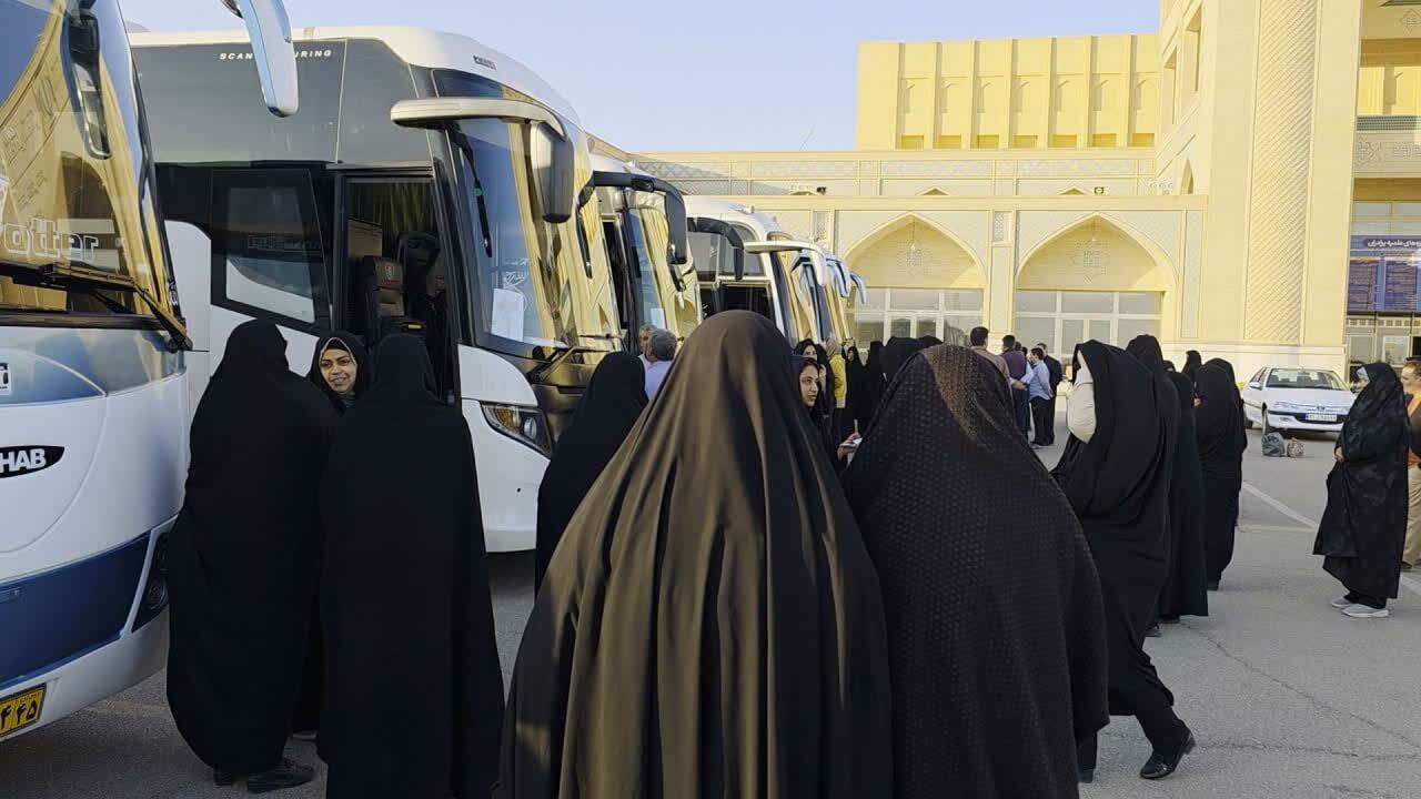 اعزام دانش آموزان میبدی به مناطق عملیاتی جنوب کشور