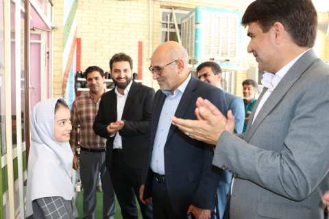 حضور مدیرکل آموزش و پرورش استان یزد در دبستان حجاب بندرآباد رستاق