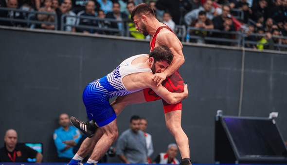 کمک روس‌ها به تیم‌های کشتی استقلال و بانک شهر