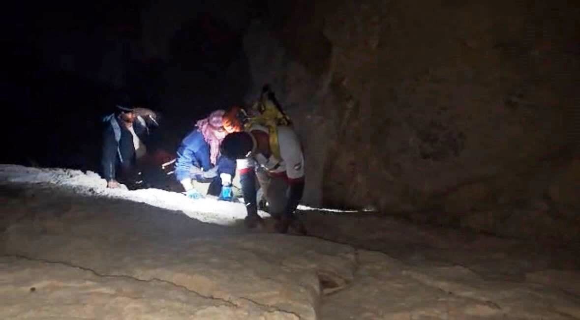 نجات معجزه‌آسای دو گرفتار در ارتفاعات پیر نارکی مهریز