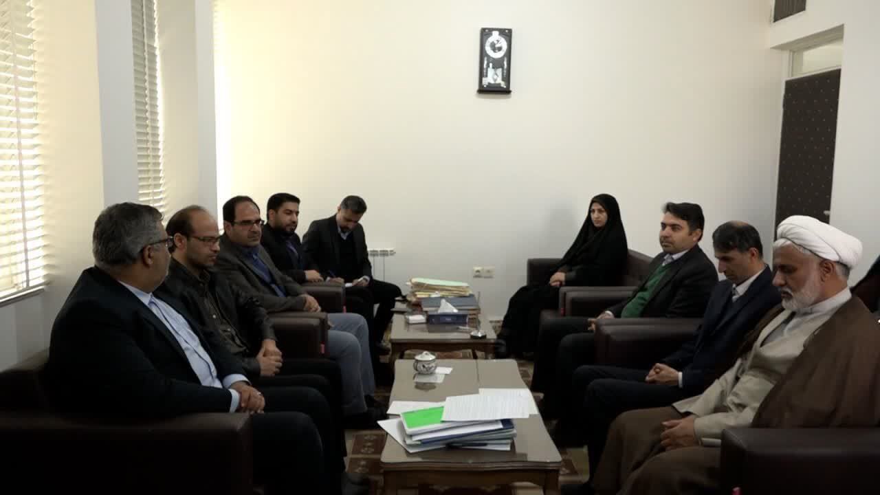 تحویل شش سند مالکیت جدید به اوقاف بافق