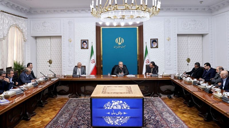 رویکرد دولت سهیم کردن تولیدکنندگان در تصمیم‌گیری‌ها است