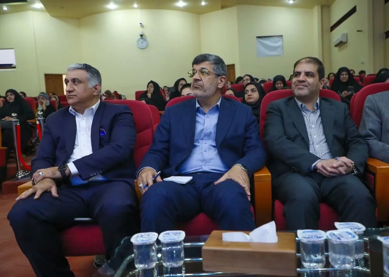 📸 حضور استاندار یزد در رویداد سرمایه‌گذاری و اقتصاد بانوان (سها)