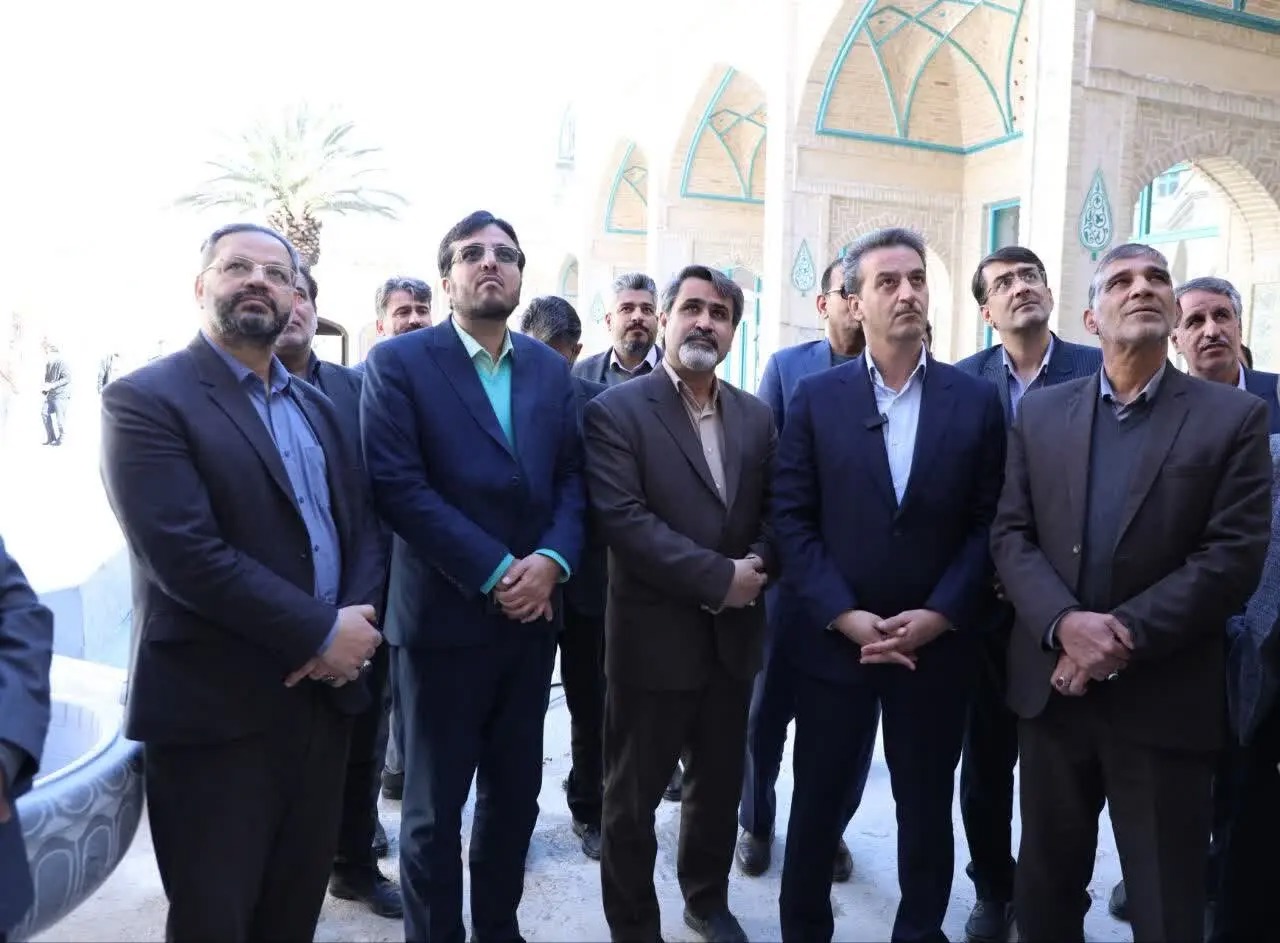 ارزیابی روند احداث بازار سنتی ابرکوه در بازدید معاون عمرانی استاندار