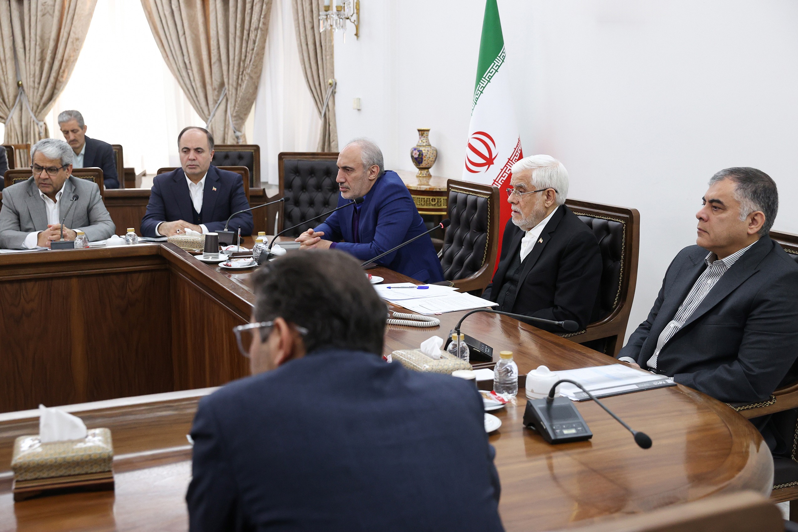 تصویب طرح‌های راهبردی نفت و نیرو در شورای اقتصاد