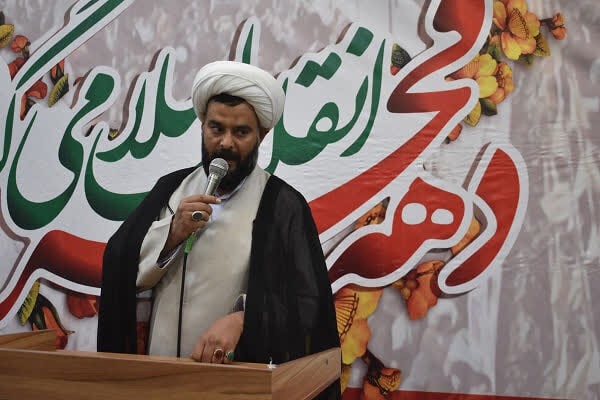 امام جمعه بهاباد: دهه فجر فرصتی برای بازنگری در مسیر انقلاب است