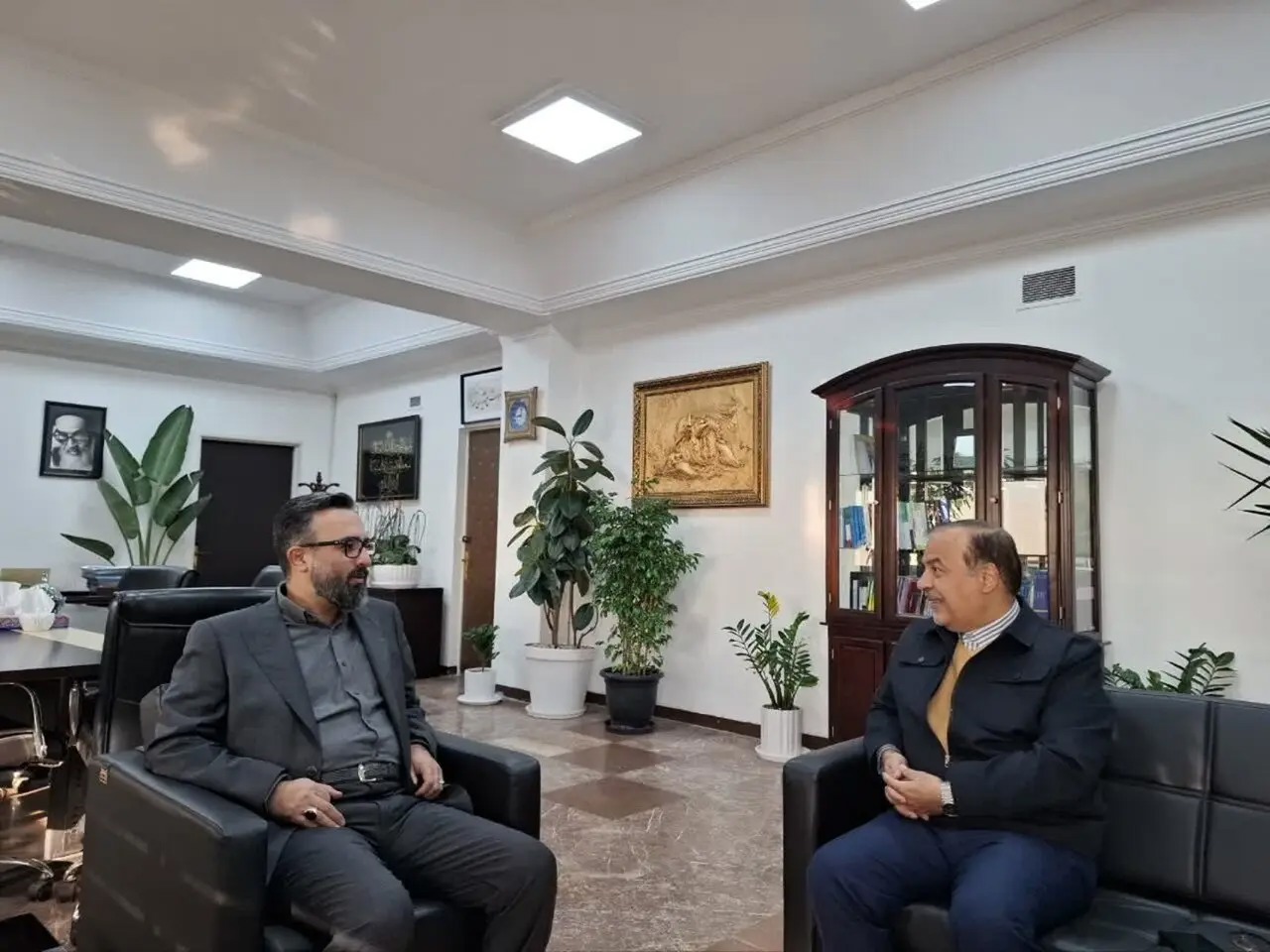 پیگیری تأمین منابع و تقویت زیرساخت‌های اداری