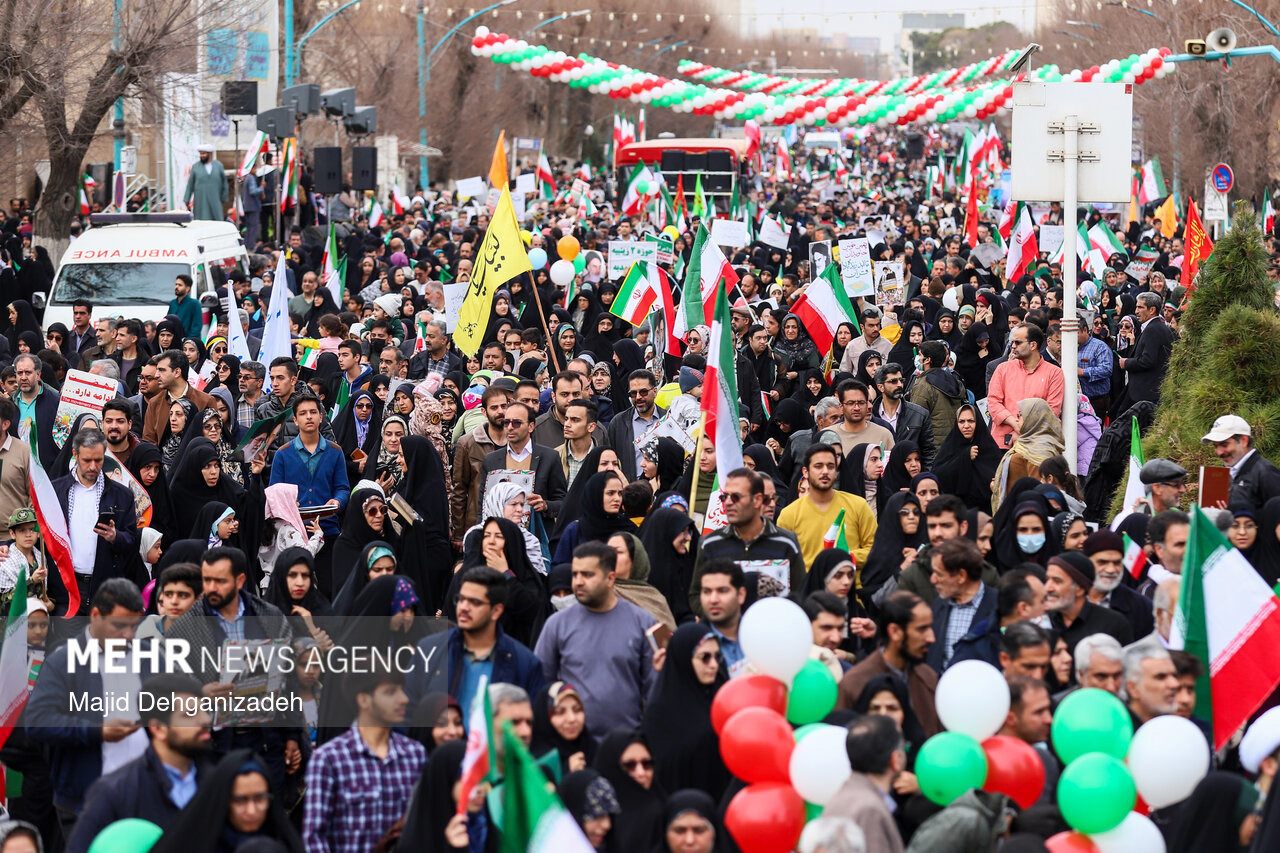 دارالعباده یزد تجلی وحدت و اراده ملی در جشن پیروزی انقلاب