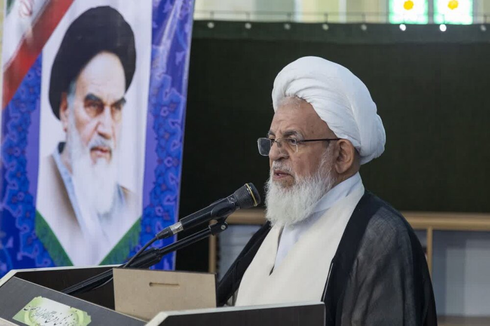 امام جمعه یزد: ملت ایران هرگز در برابر دشمنان سست و تسلیم نمی‌شود