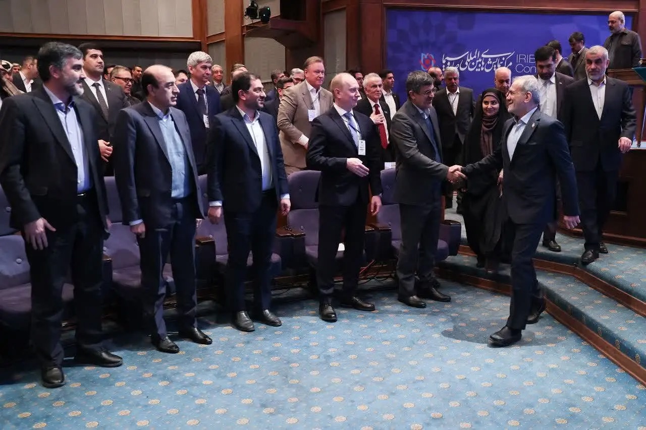 امضای تفاهم‌نامه احداث آزادراه «اردکان-یزد-مهریز» با حضور رئیس‌جمهور