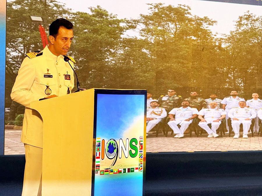 ارائه گزارش فعالیت‌های کارگروه‌های امنیت دریایی و HADR توسط نماینده نداجا