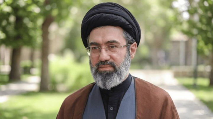 موافقت رهبر انقلاب با عفو یا تخفیف مجازات تعدادی از محکومان