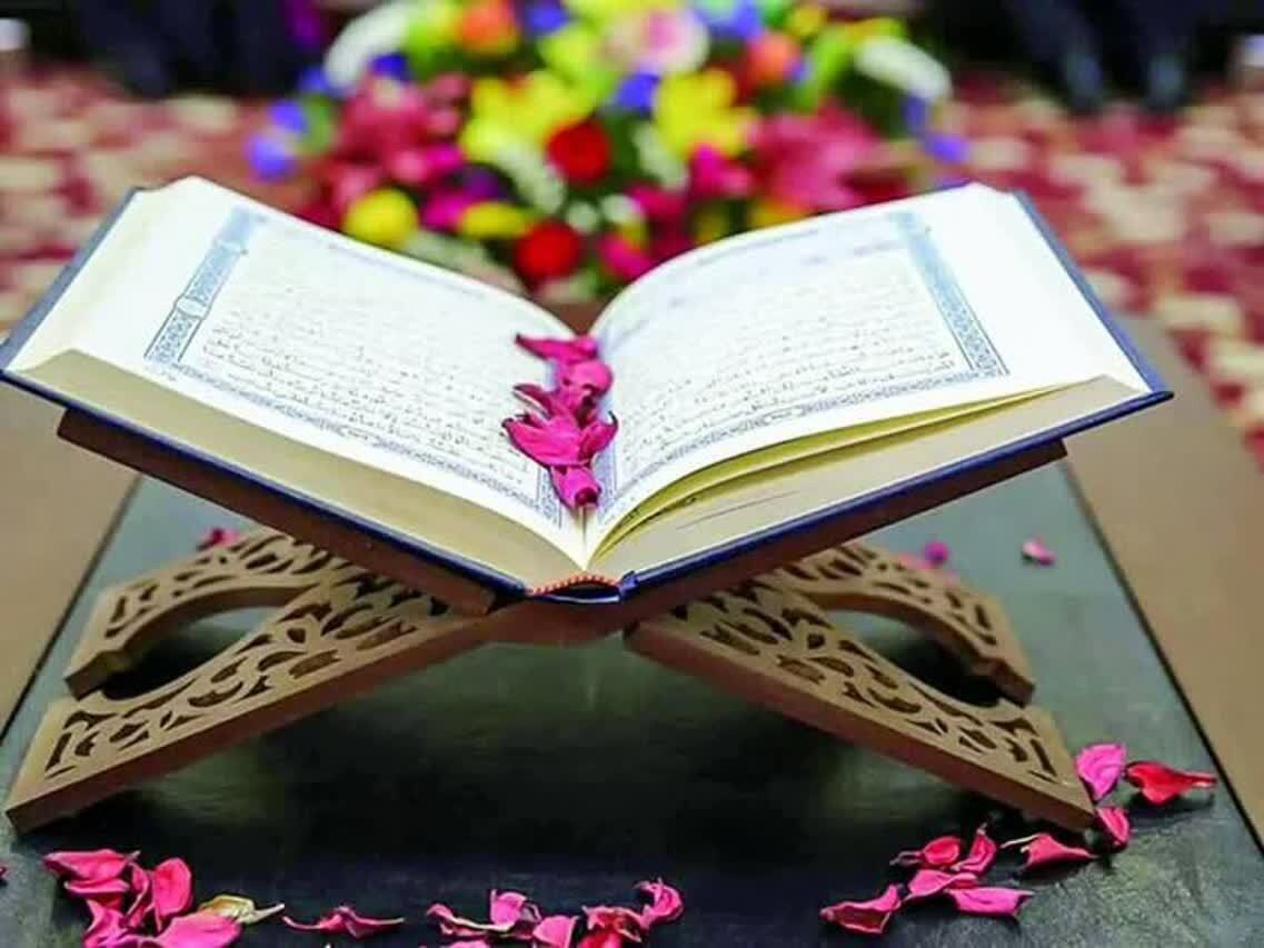 رقابت دانشجویان در جشنواره قرآن و عترت دانشگاه پیام نور استان یزد