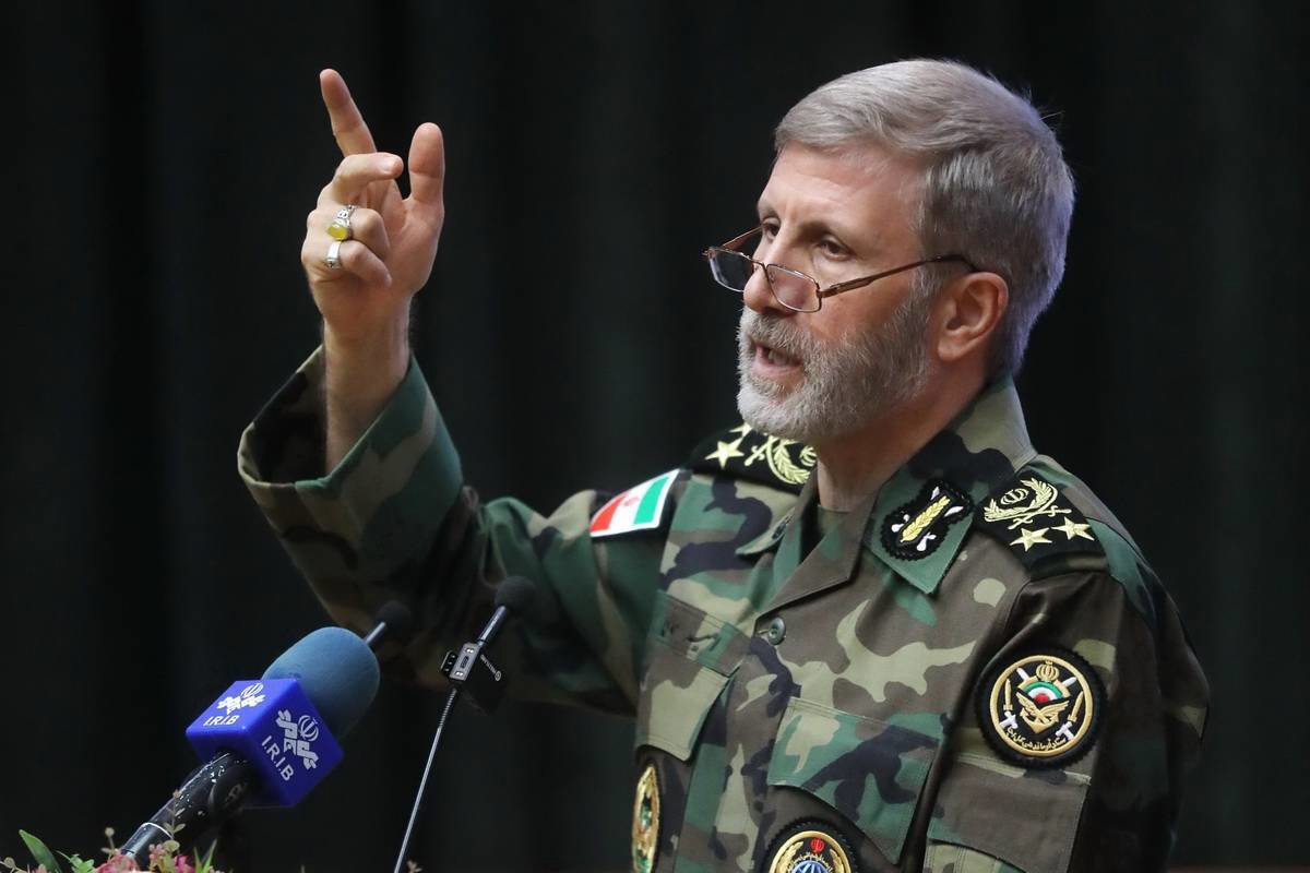 در صفوف مستحکم دفاعی آماده جان‌فدایی برای ایران هستیم