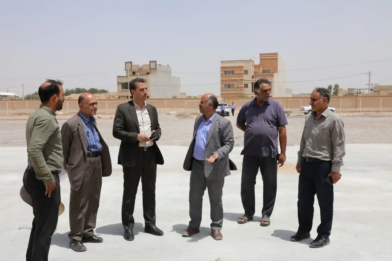 بازدید معاون استاندار یزد از مراحل اجرایی پروژه ورزشی آزادی ابرندآباد