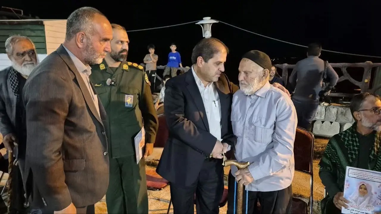 تجلیل از مقام شامخ شهدا در بیست و یکمین یادواره شهدای گمنام دولت‌آباد بافق