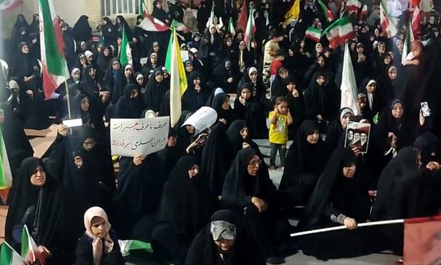 بزرگداشت شهدای اقتدار ایران در مهریز