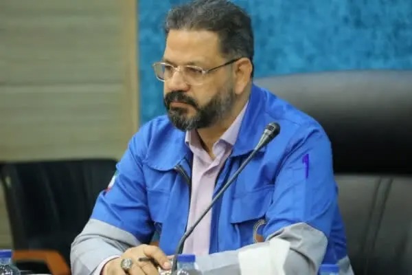 آماده‌باش کامل در شهرستان خاتم در پی سرایت آتش‌سوزی از استان فارس