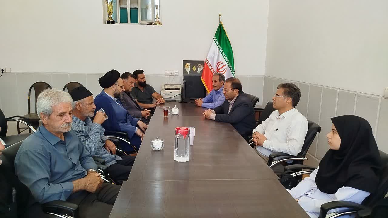 تجلیل از خیران خانه بهداشت روستای کریم‌آباد بهادران