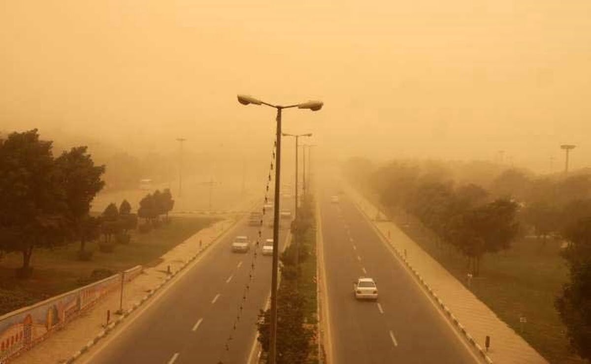 نفوذ گرد و غبار و کاهش دید افقی در استان یزد