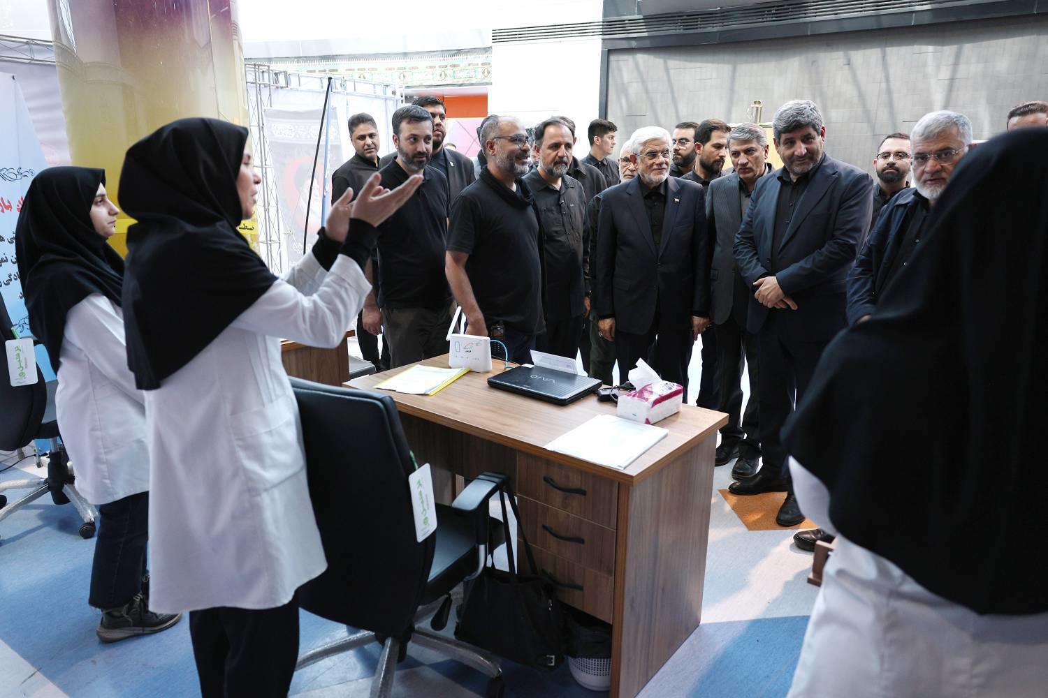 بازدید میدانی عارف از مراکز اسکان و درمان زائران مراسم تشییع رهبر شهید