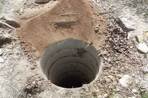 نجات جوان ۱۷ ساله میبدی پس از سقوط در چاه