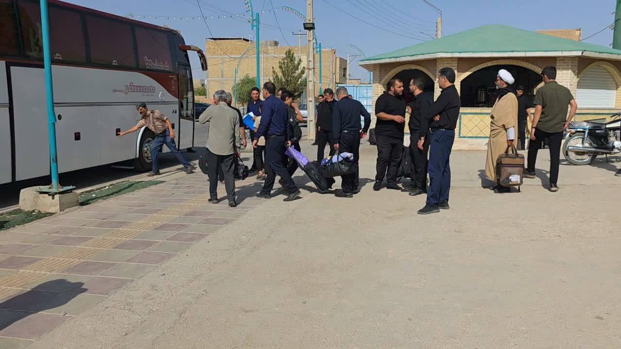 ۶۰ نفر از اهالی خانقاه برای شرکت در تشییع رهبر شهید راهی مشهد شدند