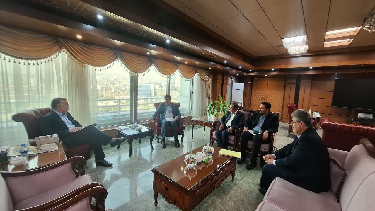 دیدار استاندار و رئیس دانشگاه علوم پزشکی یزد با وزیر بهداشت، درمان و آموزش پزشکی