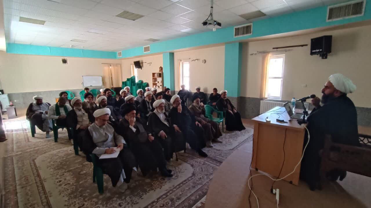 برگزاری کارگاه توانمندسازی ائمه جماعت شهرستان مهریز