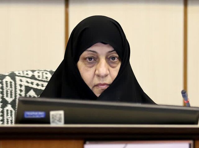 آبیاری ۸۰ هکتار از فضای سبز یزد با ۱۹ کیلومتر خط انتقال پساب