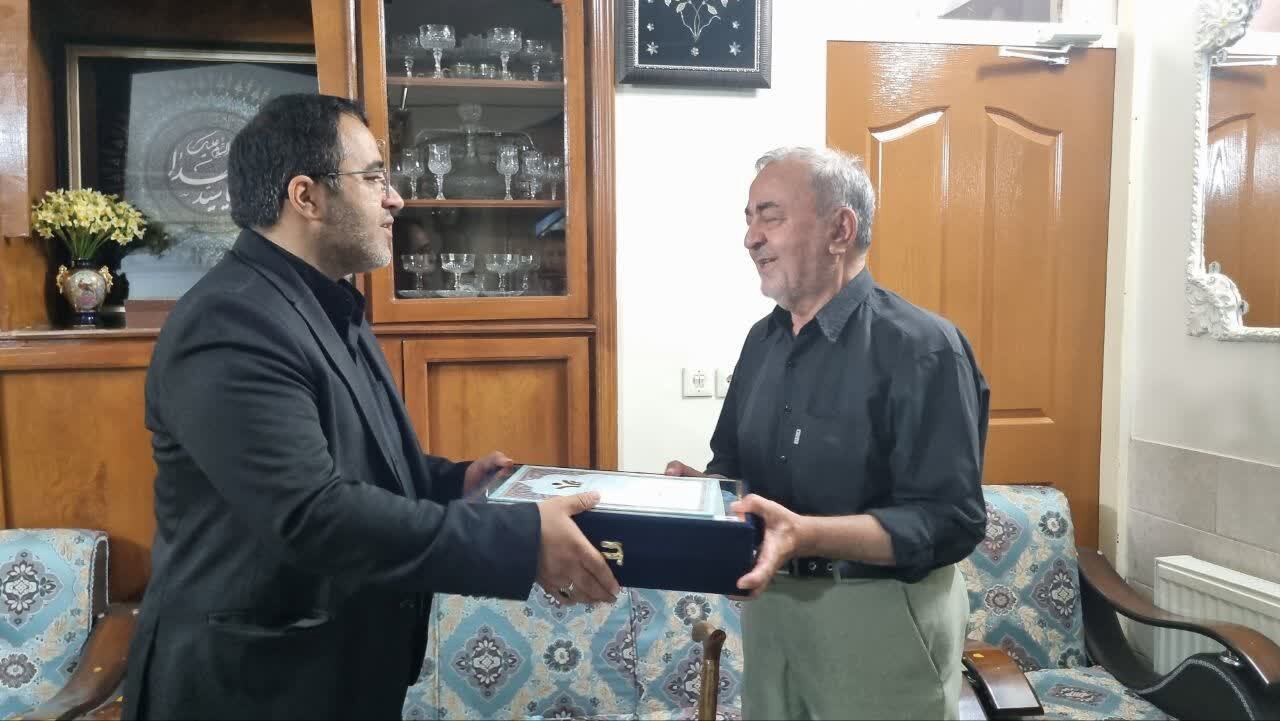 تجلیل مدیرکل صداوسیمای استان یزد از پیشکسوتان و فعالان رسانه‌ای استان