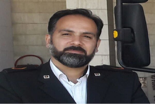 مهار حریق دو خودروی حامل سوخت قاچاق در حیاط منزل مسکونی در یزد