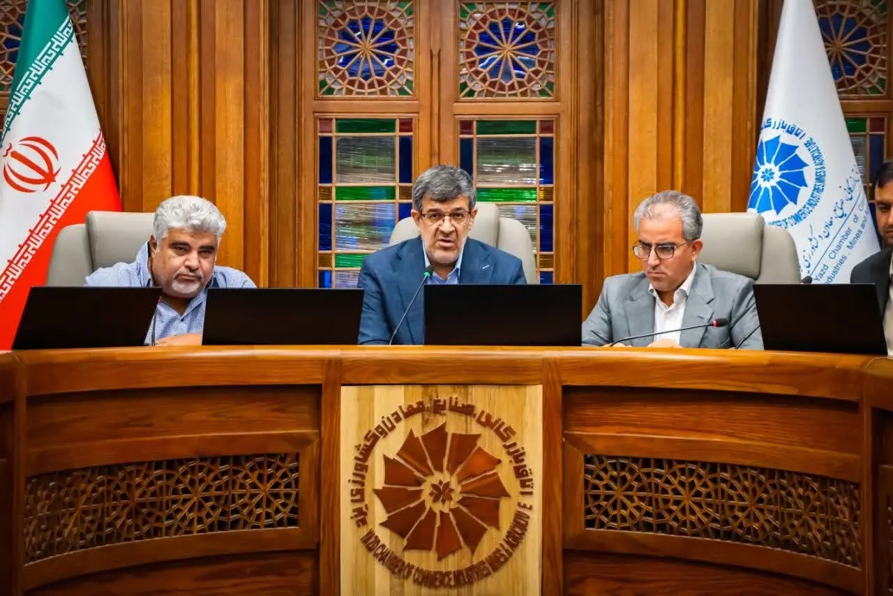 دستگاه‌های دولتی باید خدمتگزار و تسهیل‌گر مسیر کارآفرینان باشند