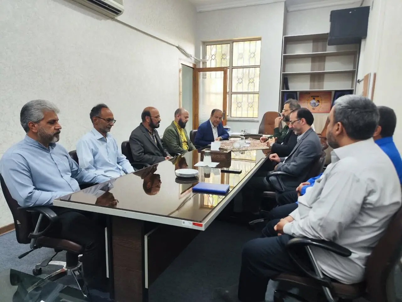هر کس دلش برای نظام مقدس جمهوری اسلامی بتپد، یک بسیجی است