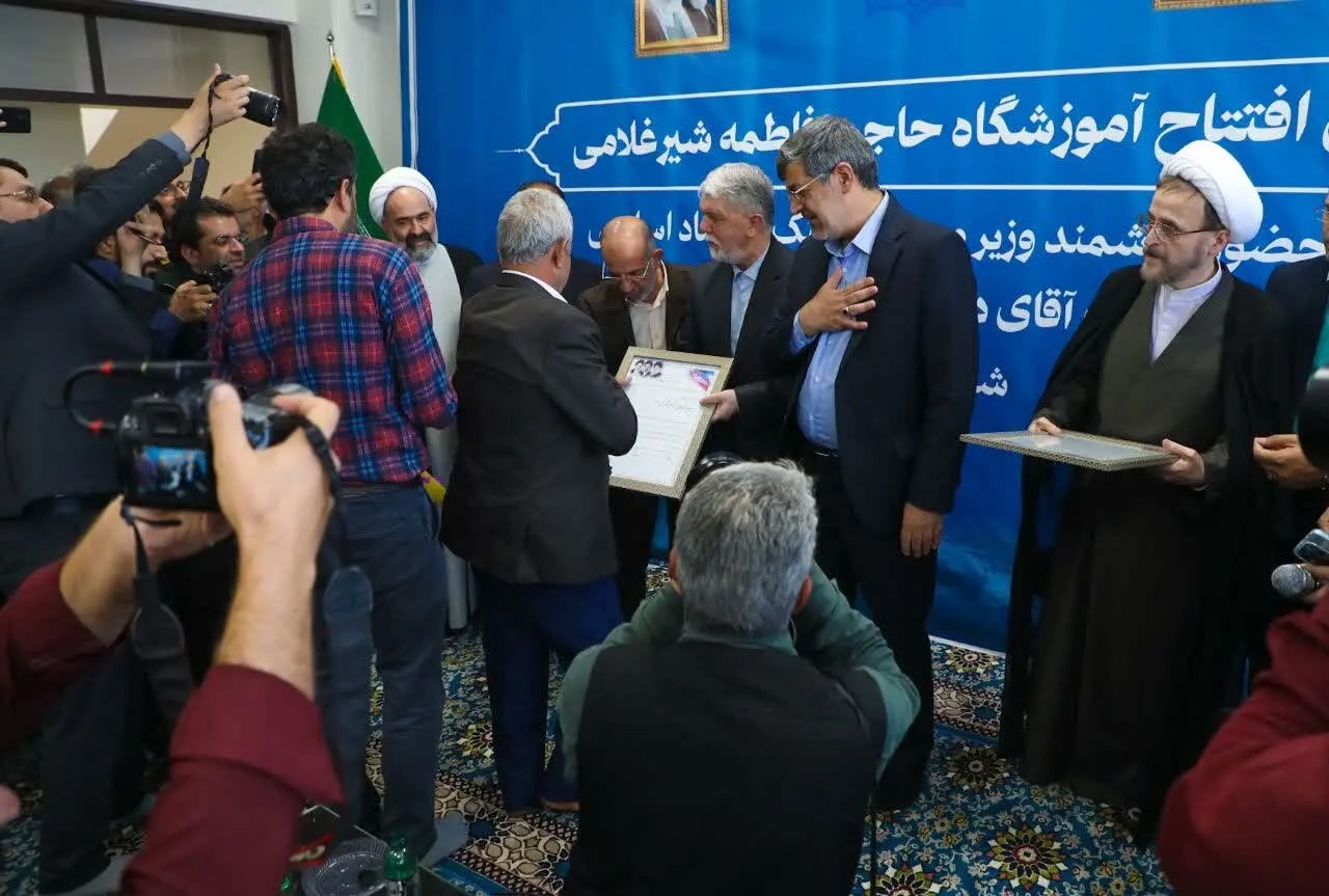 🎬 استاندار یزد یک آموزشگاه ۲۵ میلیاردی را افتتاح کرد