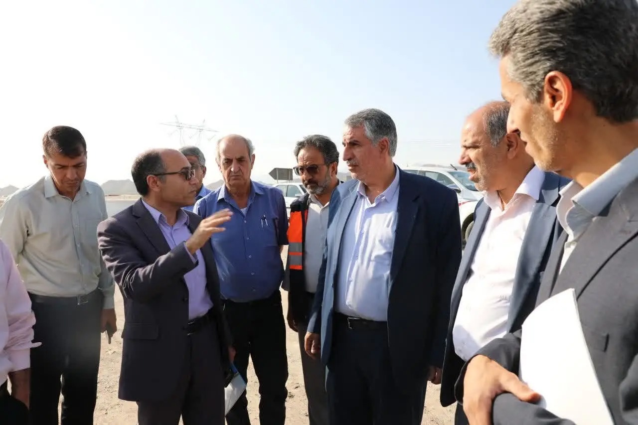 بازدید میدانی مدیرکل دفتر فنی استانداری یزد از پروژه زیرگذر شهید موحدین